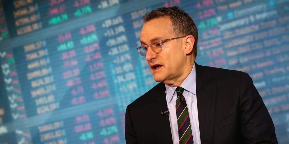 Howard Marks advises against selling stocks due to US debt concerns