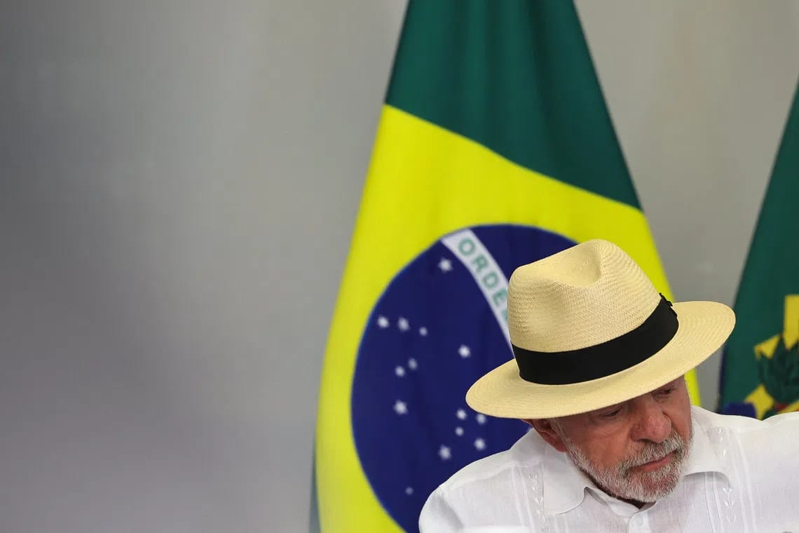 Lula, Bolsonaro in technical tie ahead of Brazil election, poll shows