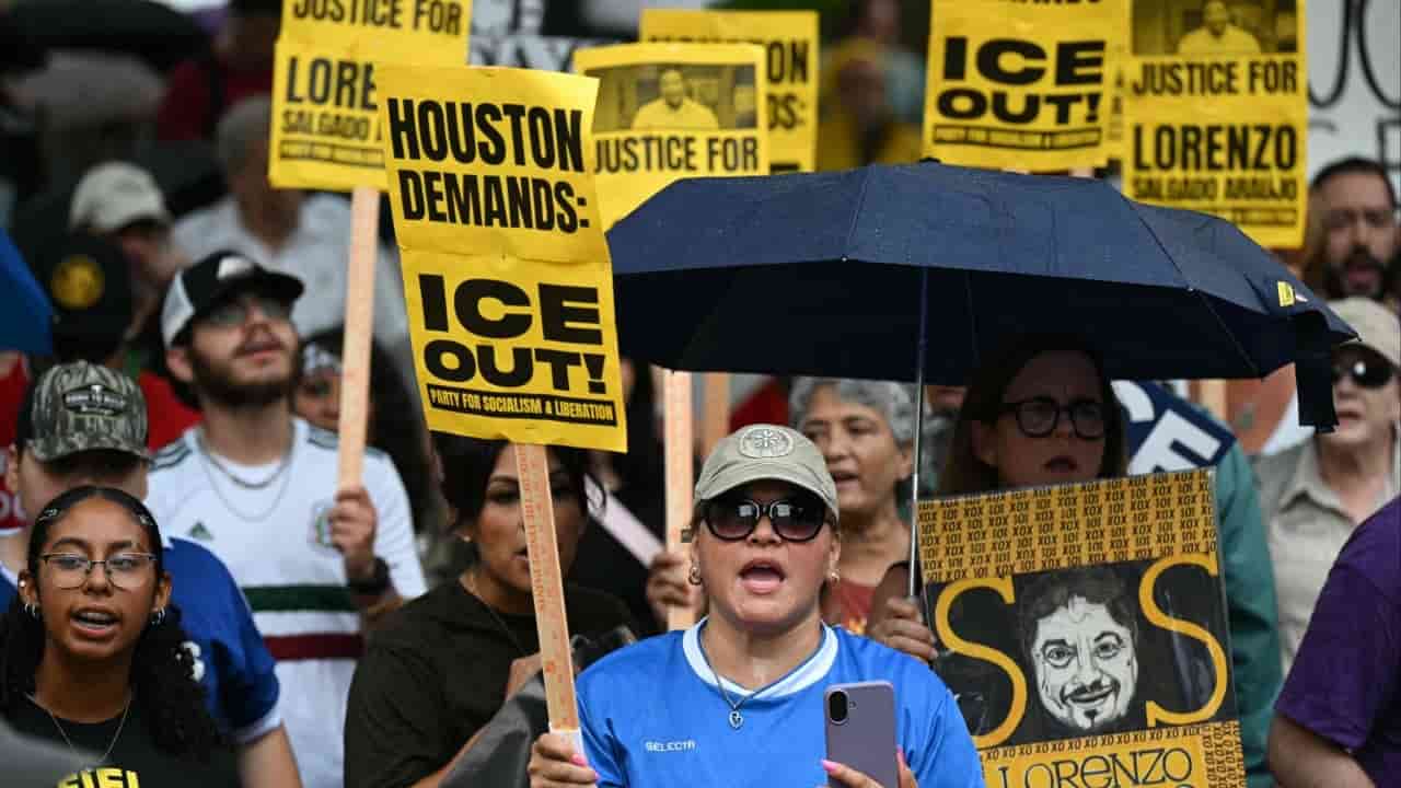 ICE told to halt most vehicle stops after pair of fatal shootings