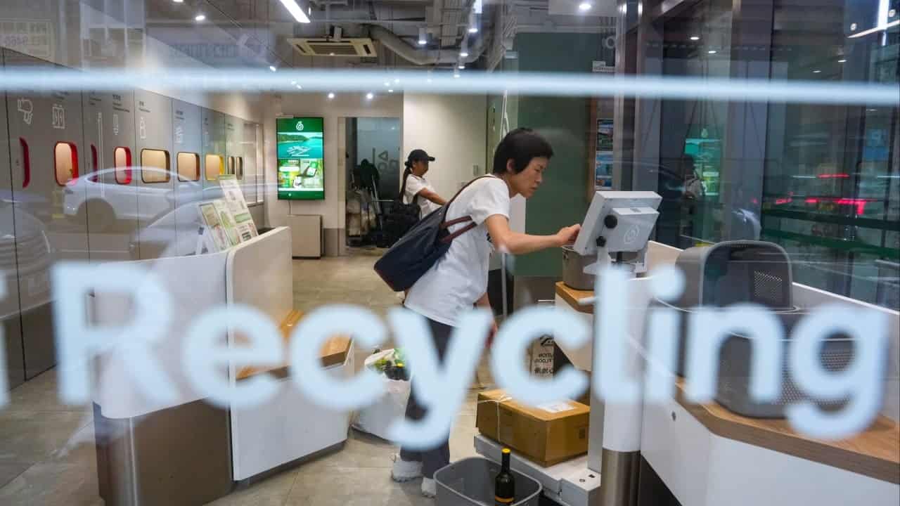 Hong Kong to boost community recycling after shelving waste-charging scheme