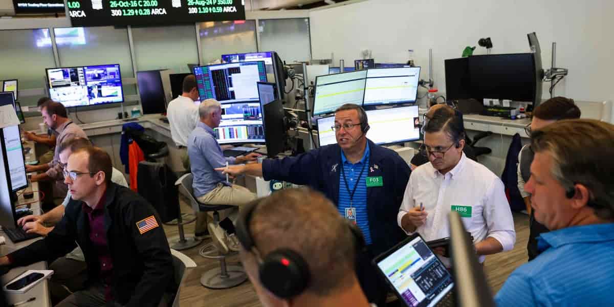 Bond yields fall as Fed official eases rate-hike concerns