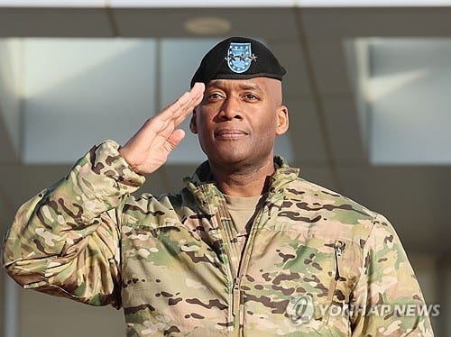USFK commander meets defense minister after Trump orders joint exercise reduction