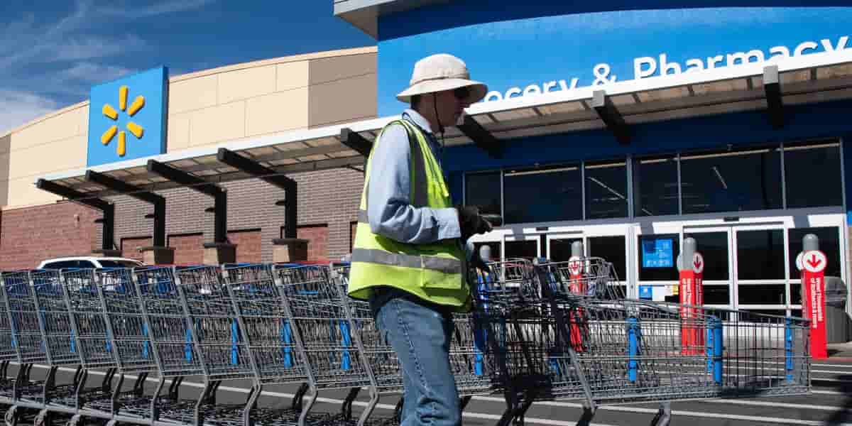 Walmart expands health benefits, offering employees 250+ medications at no cost
