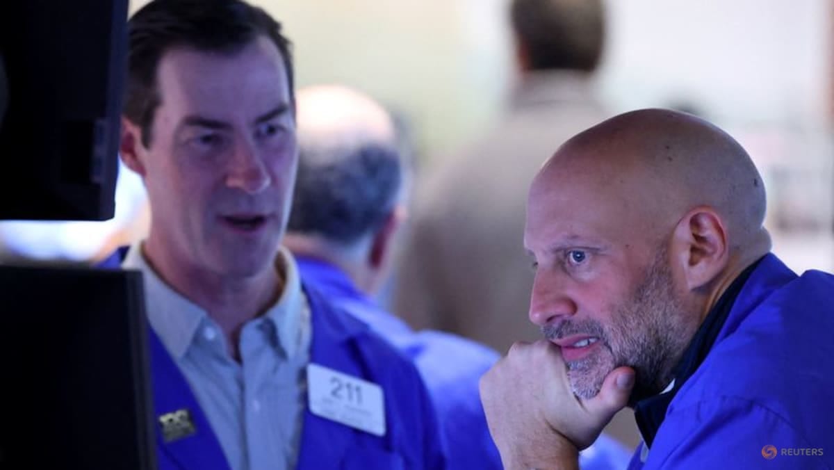 US 10-year yield hits 2002 high, then retreats; stocks, euro fall