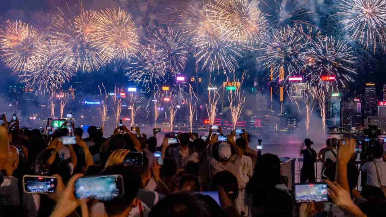 Hong Kong sees surge in mainland visitors during Golden Week holiday