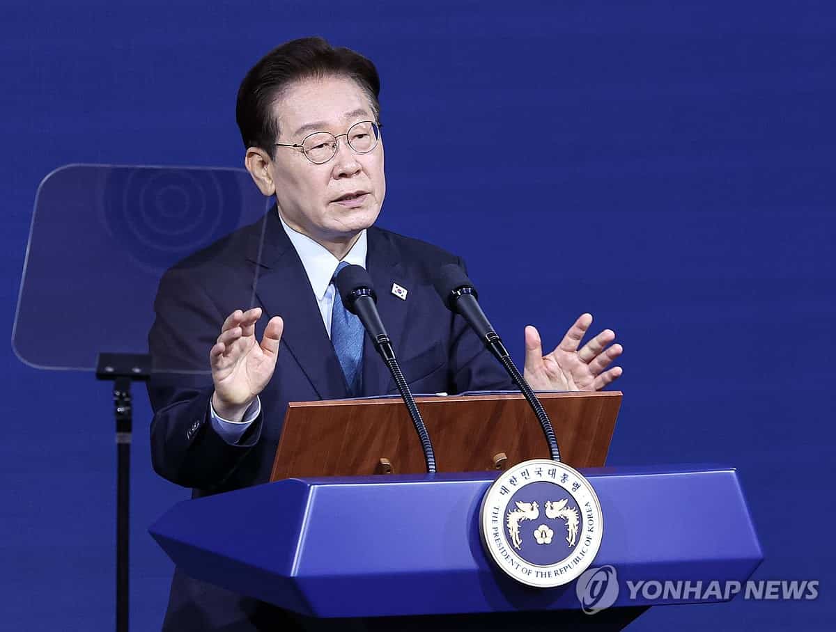 Lee vows to turn Chungcheong region into center of AI-led innovation