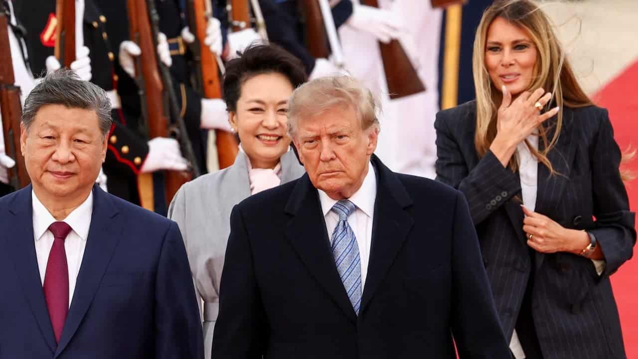 Peng Liyuan’s English skills draw attention in exchange with Melania Trump