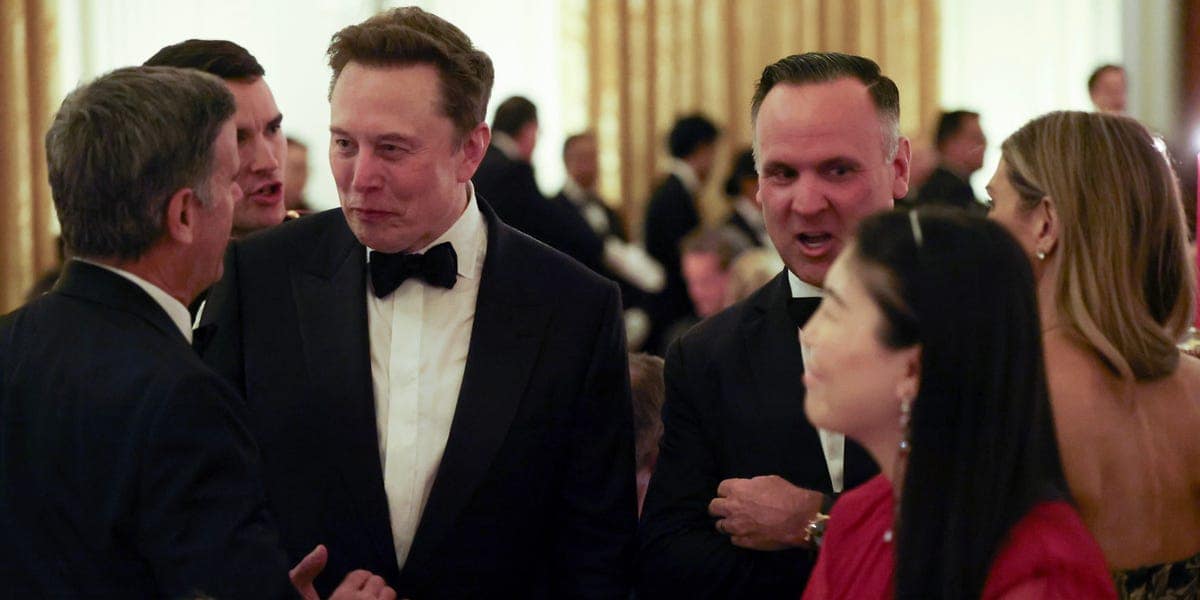 Tesla outsells all other brands combined as US EV market resets
