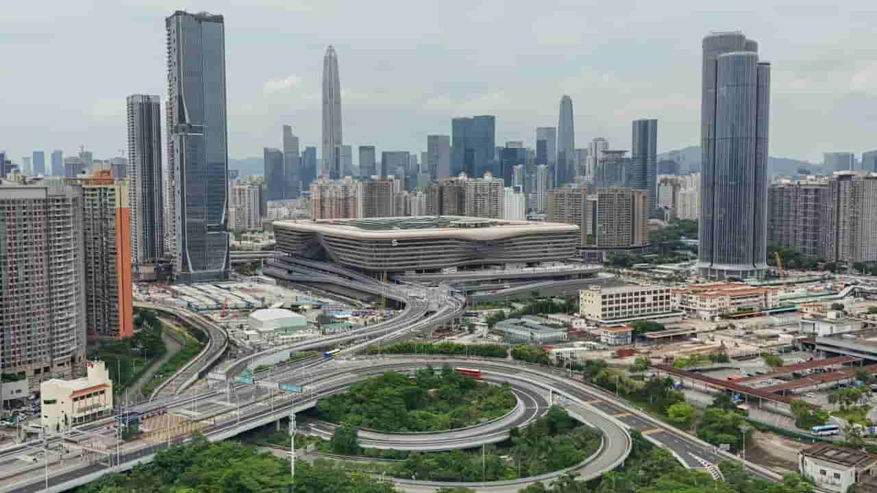 Hong Kong residents tour revamped Huanggang Port ahead of opening
