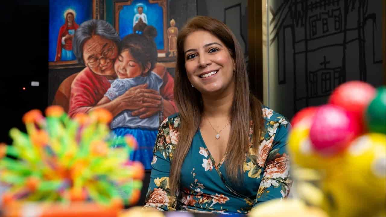 Minal Mahtani honored with Spirit of Hong Kong Award for mental health advocacy