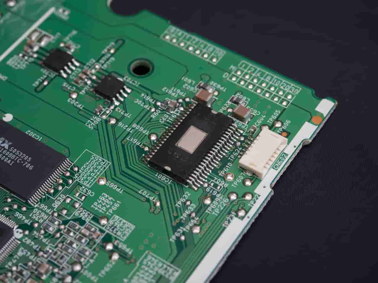 Bitcoin slips to $63,000 amid global chipmaker selloff