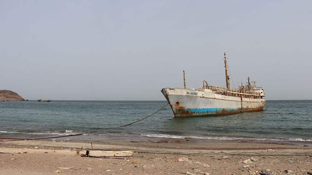 Yemeni forces strike Houthi positions near Bab al-Mandeb Strait