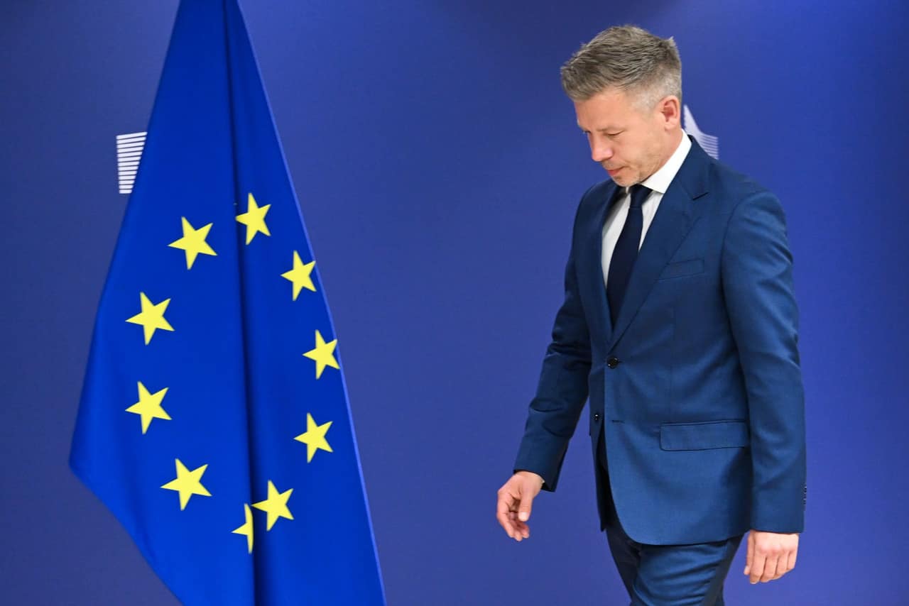 Hungary, Bulgaria water down Ukraine EU membership urgency again