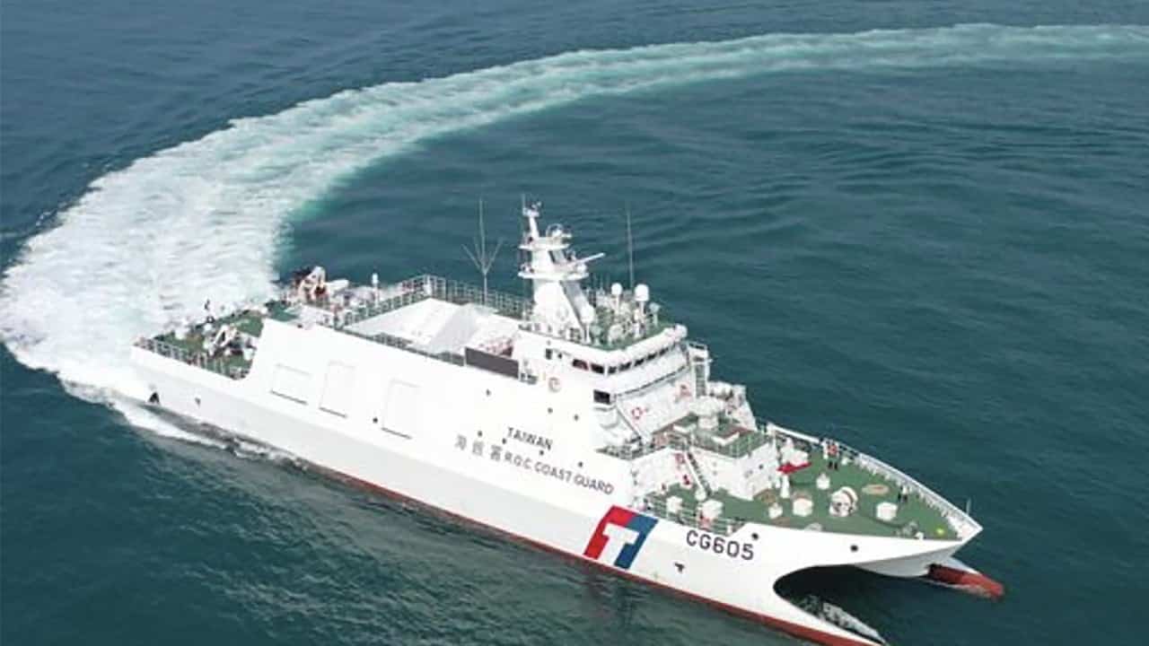 Taiwan coast guard uses water cannons on Chinese fishing boat