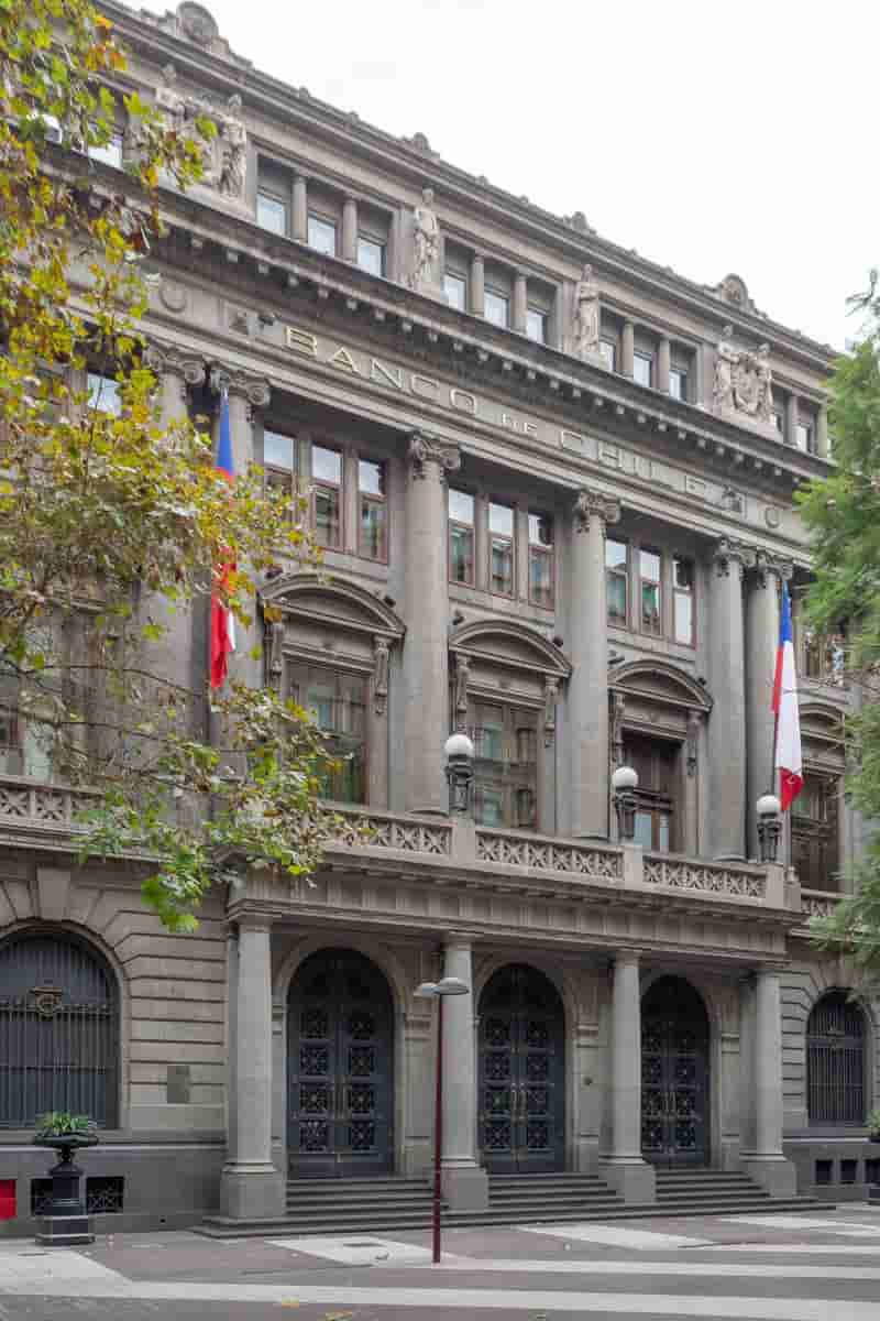 Chile Holds Rates at 4.5% Amid Fading Growth and Rising Inflation