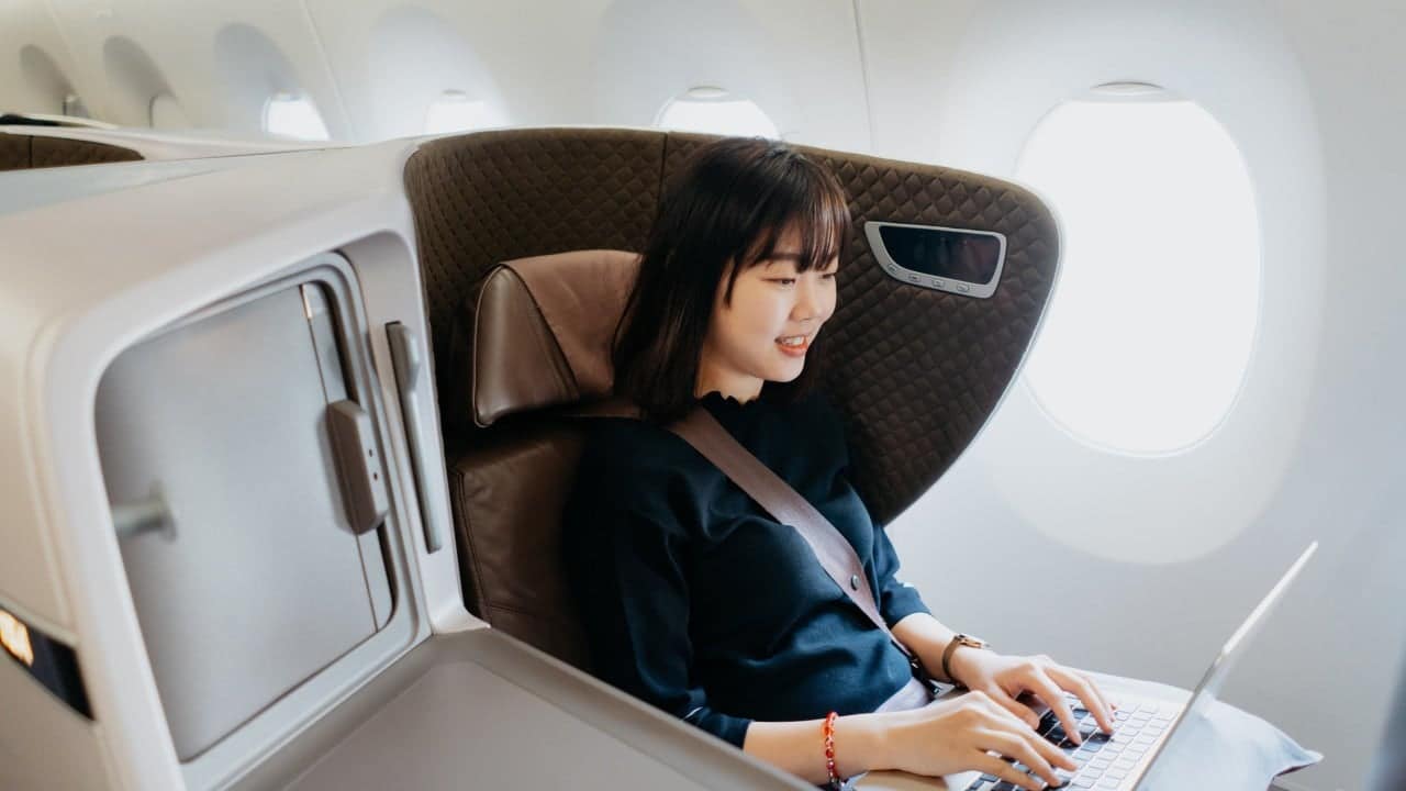 Chinese travelers opt for premium, Malaysia courts investors in weekend reads