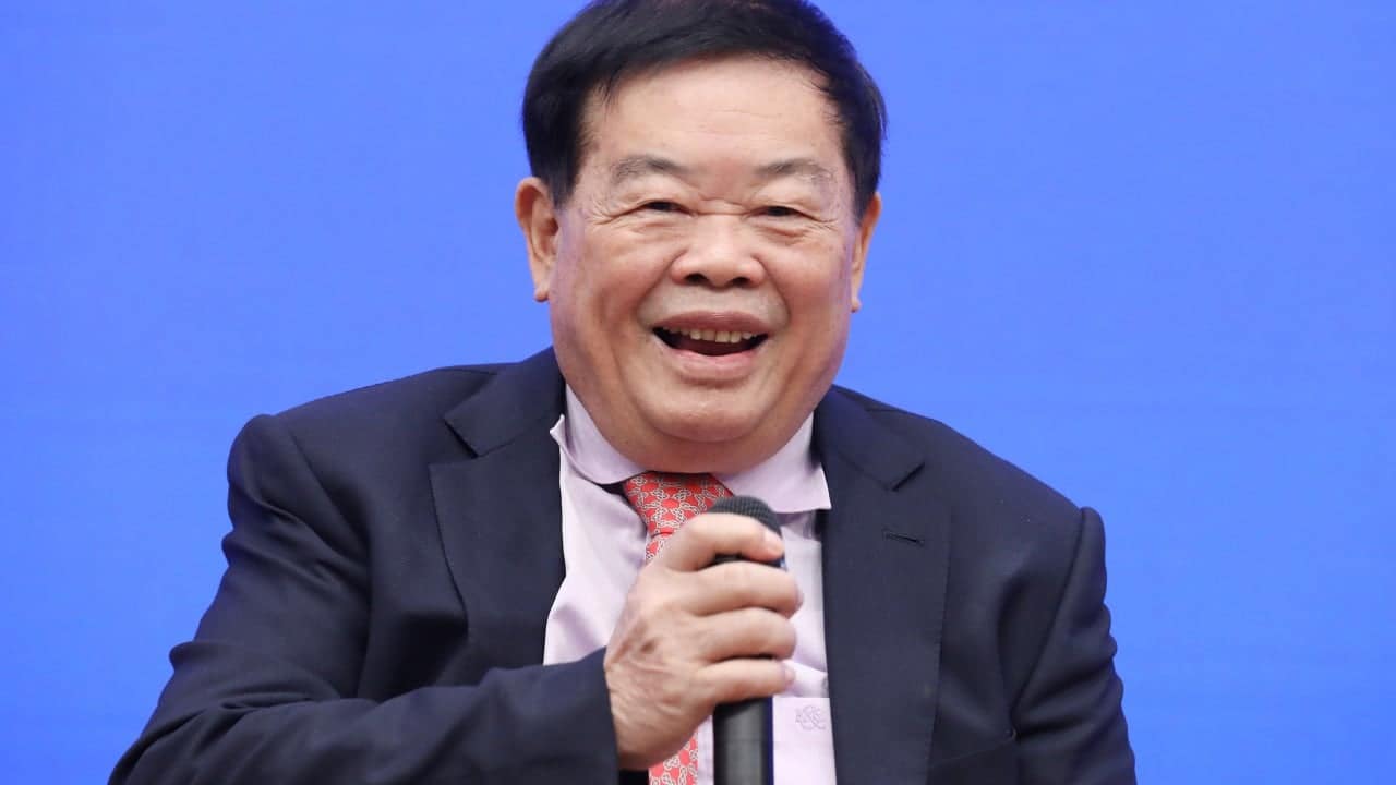 Chinese billionaire Cao Dewang shares global expansion lessons