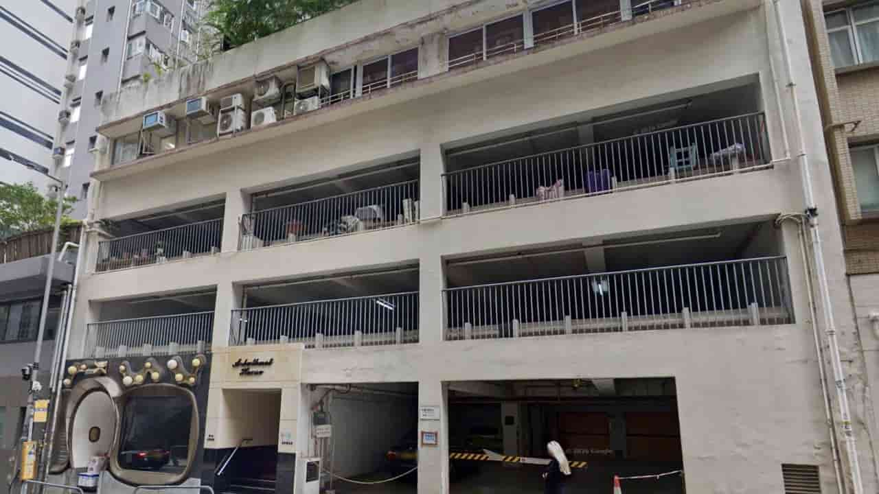 Swiss heir buys Hong Kong retail shop held for 55 years