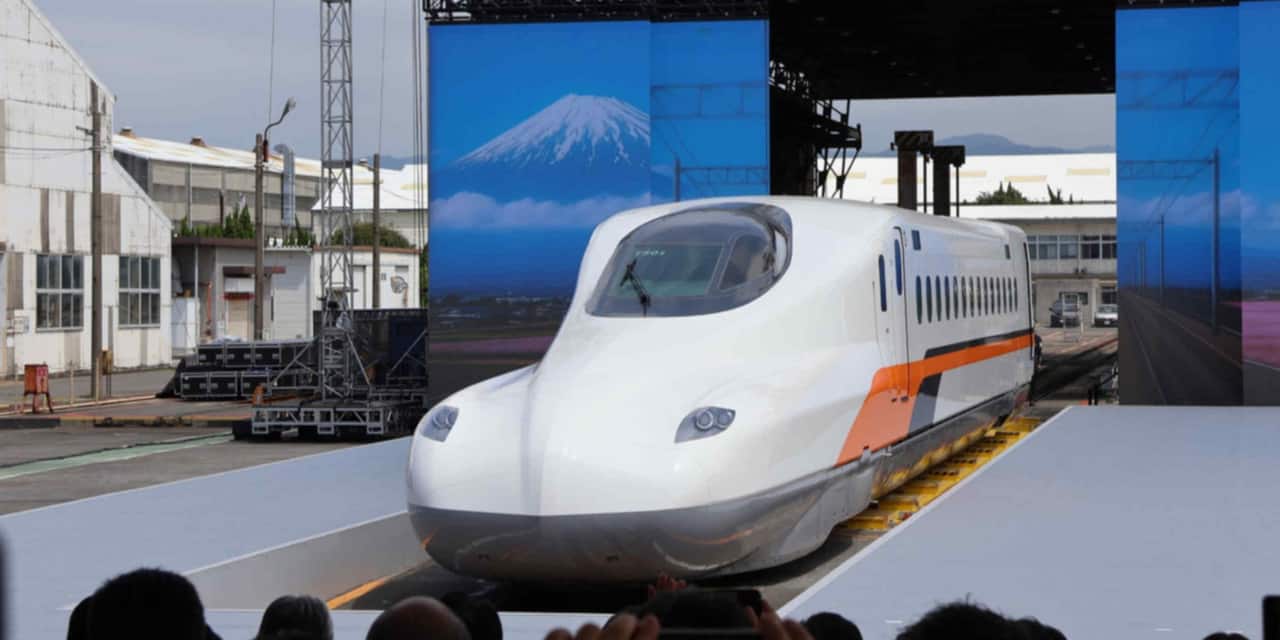Hitachi and Toshiba Ship New Bullet Trains to Taiwan