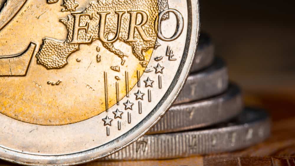 Euro zone economy grows 0.4% in Q2, beating forecasts