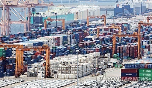 Major investment banks' average forecast for S. Korea's 2026 growth reaches 3 pct: data