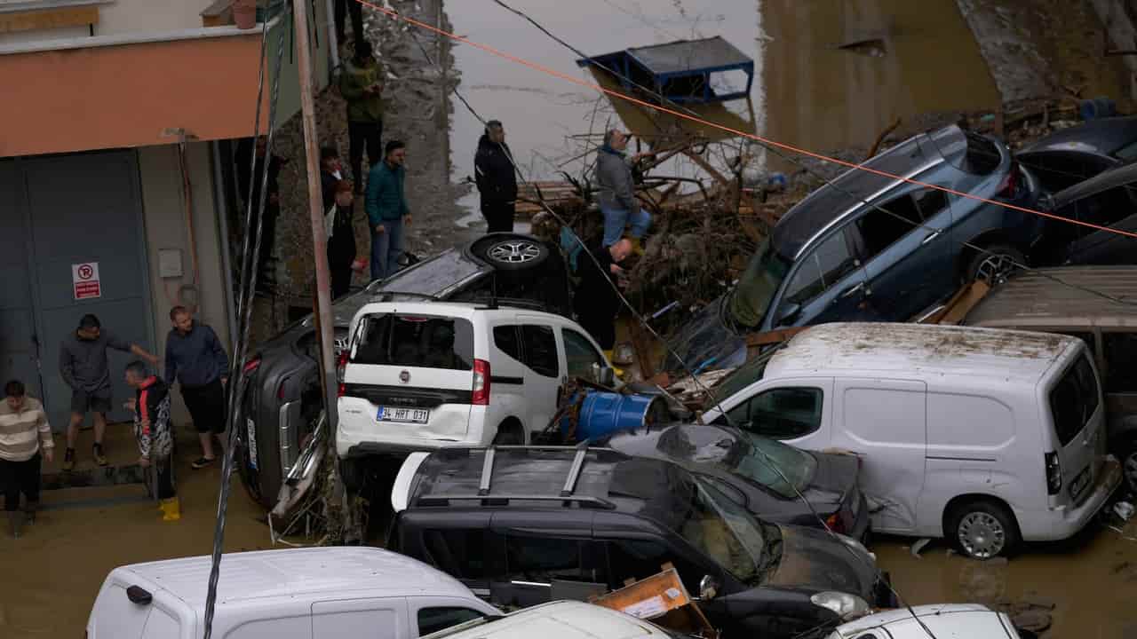 Istanbul floods kill four, worst in 80 years