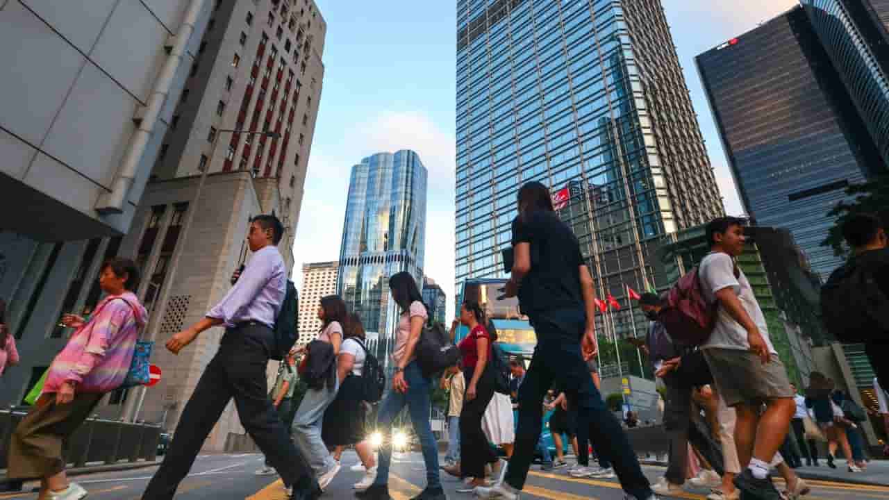 China tax officials probe Hong Kong MPF income of mainland residents