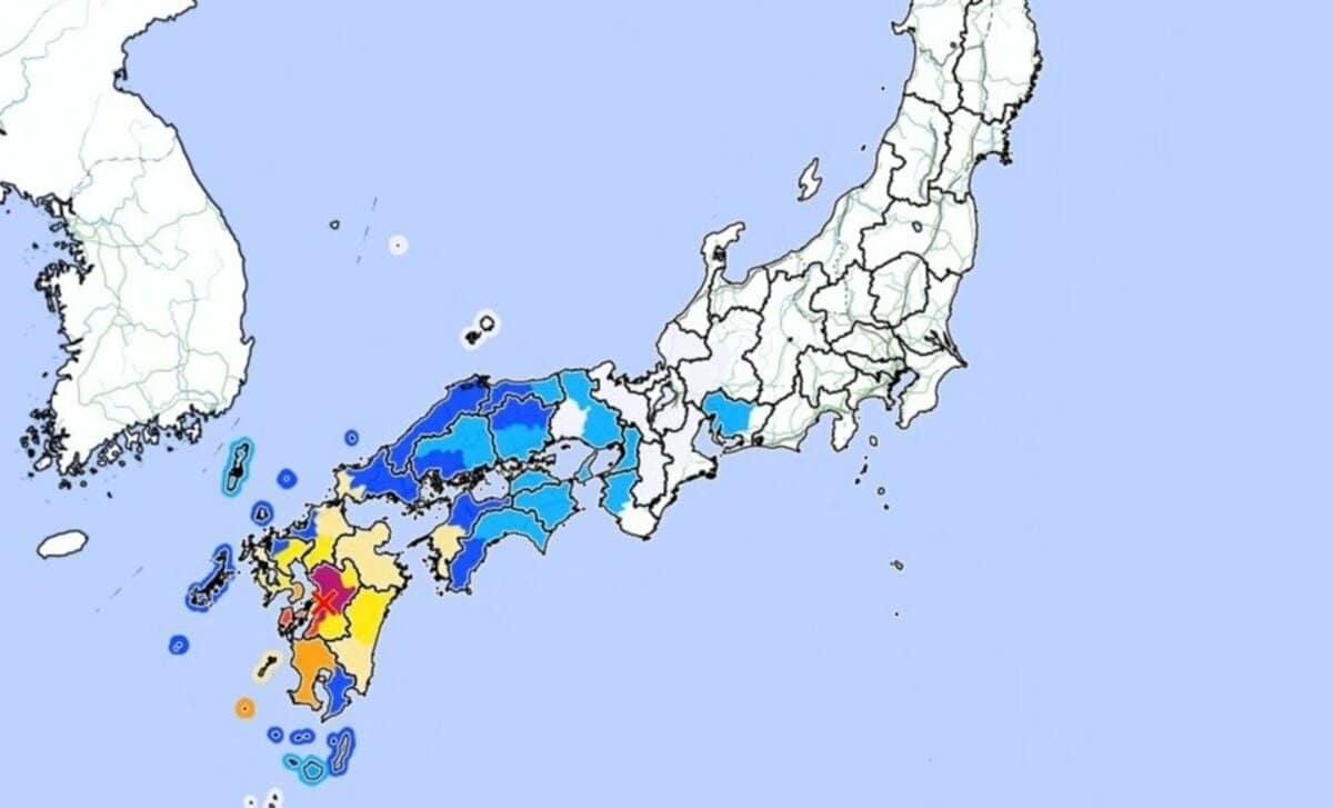 Major earthquake hits Japan's Kumamoto Prefecture, tsunami advisory issued