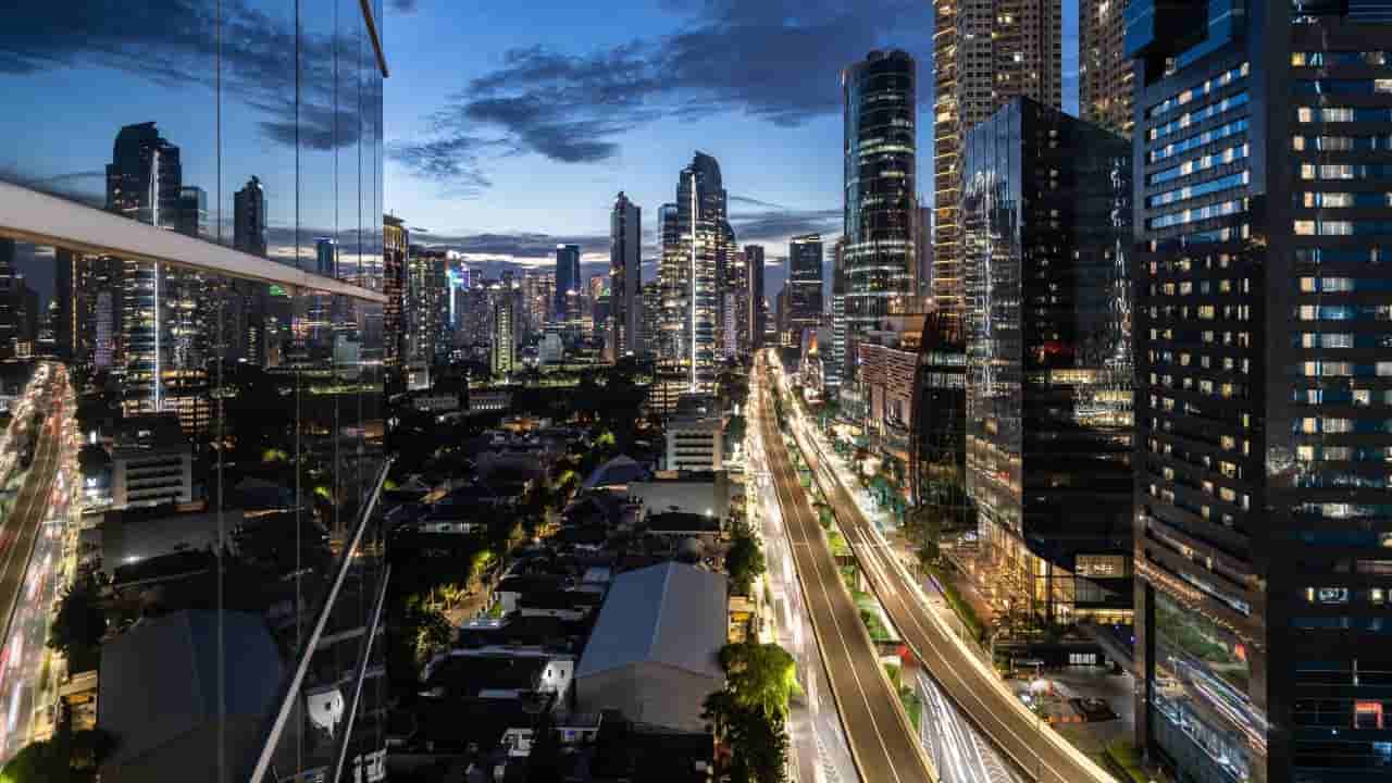 Indonesia's plan for a Singapore rival starts to take shape