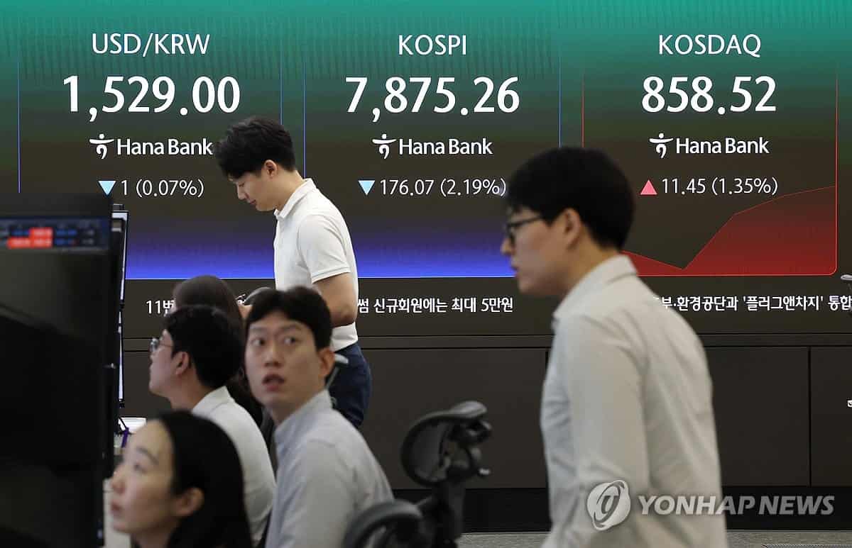 Seoul shares open lower on tech losses
