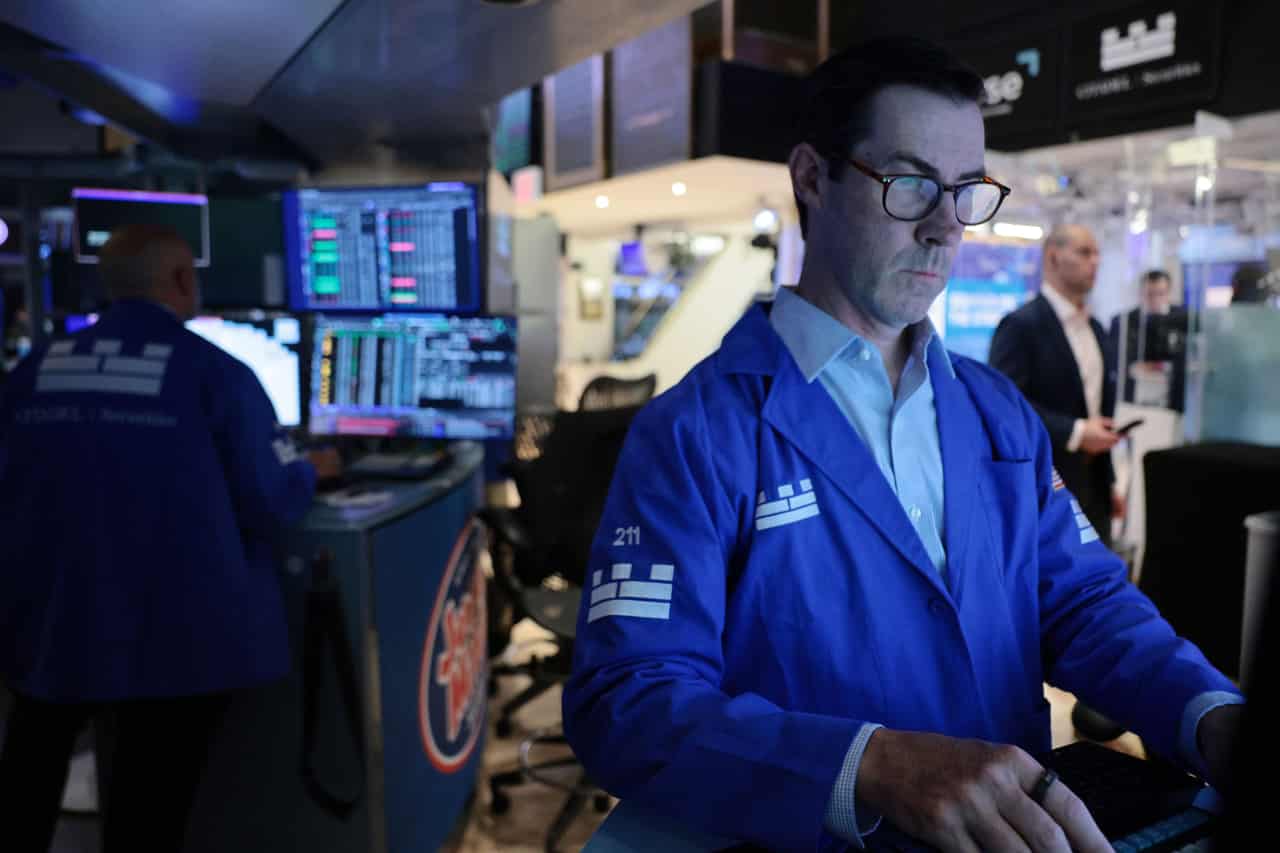 Coinbase Earnings Miss Splits Wall Street on Recovery Timeline