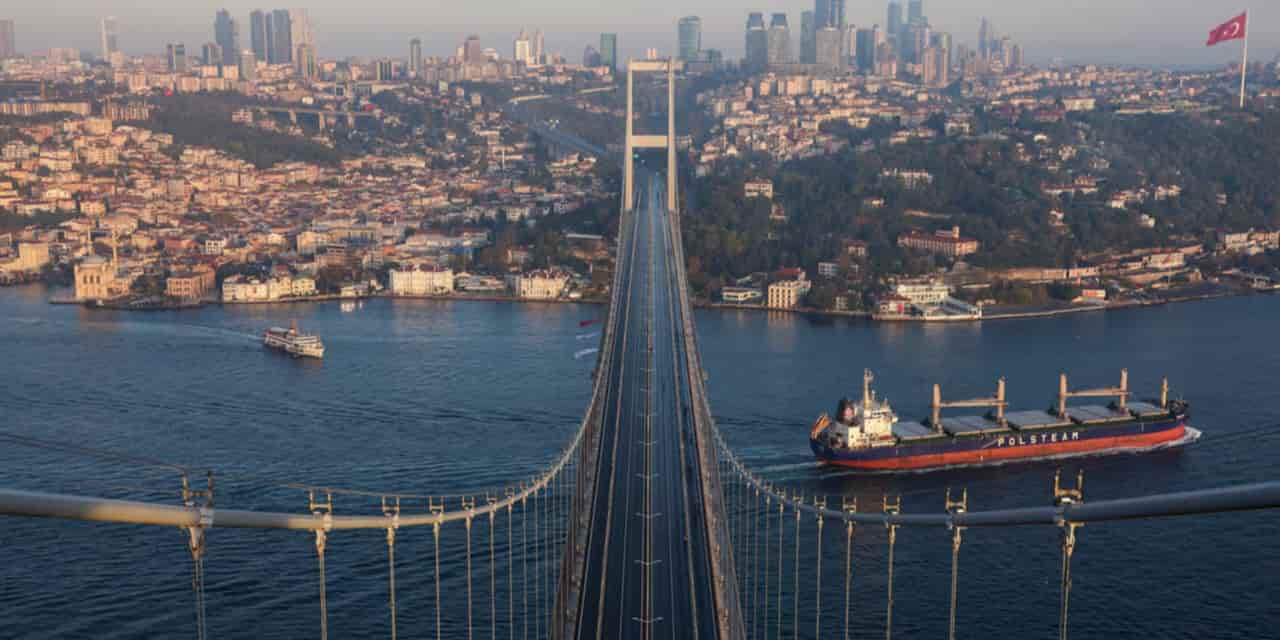 Turkey suspends trading, orders fund liquidations amid market selloff