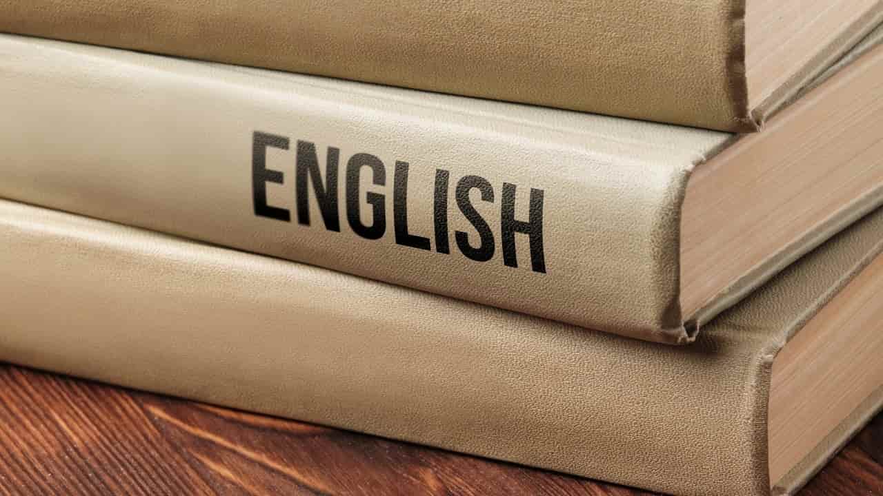 China considers reducing English's role in schools