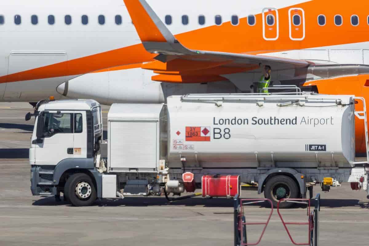 EasyJet Profit Falls 70% Amid Higher Fuel Costs, Lower Demand
