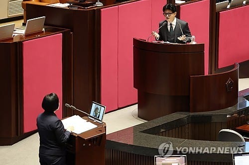 PM's Office warns official for posing as citizen at press conference
