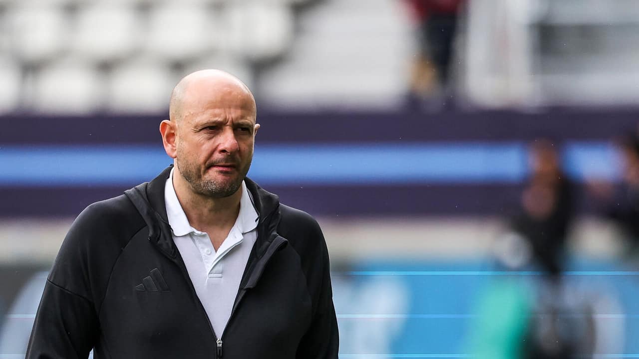 Brest names Lachuer coach after death of Éric Roy