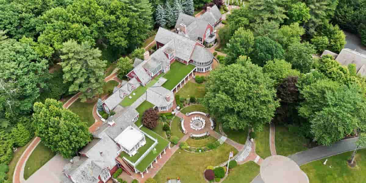 Yankee Candle founder's former estate sells for $4.55M after $18.45M price cut