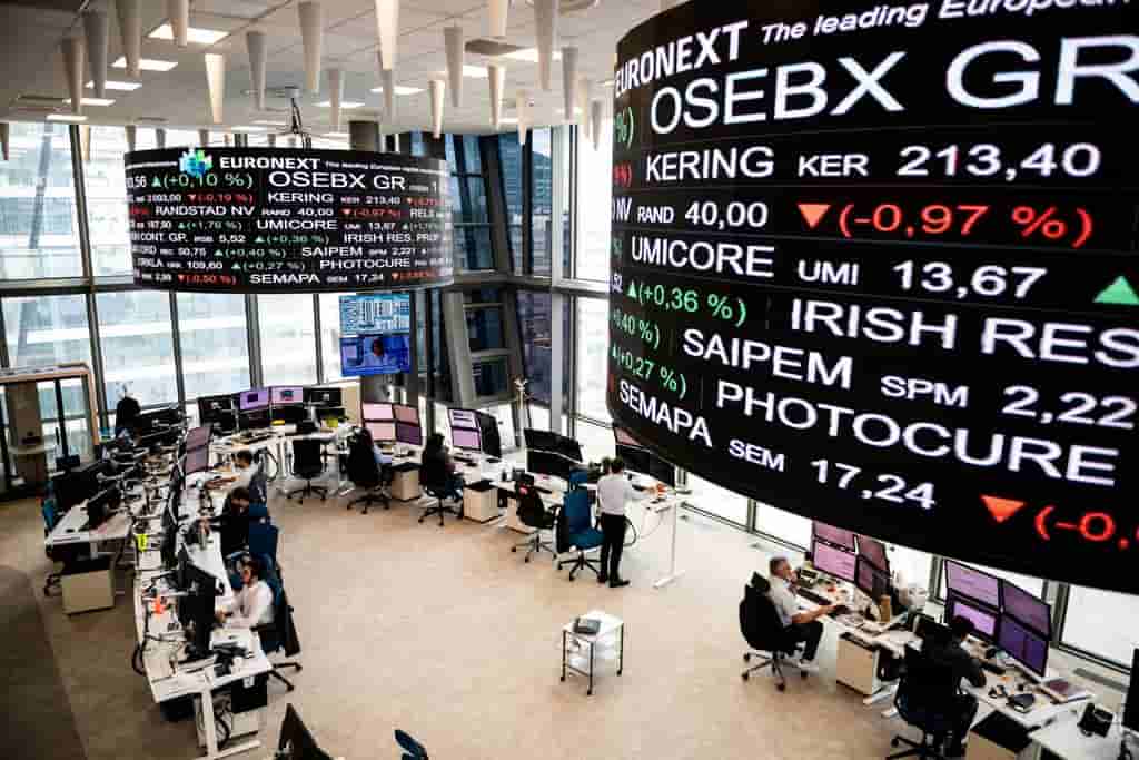 EU Navigates Budget Debate Without Market Disruption