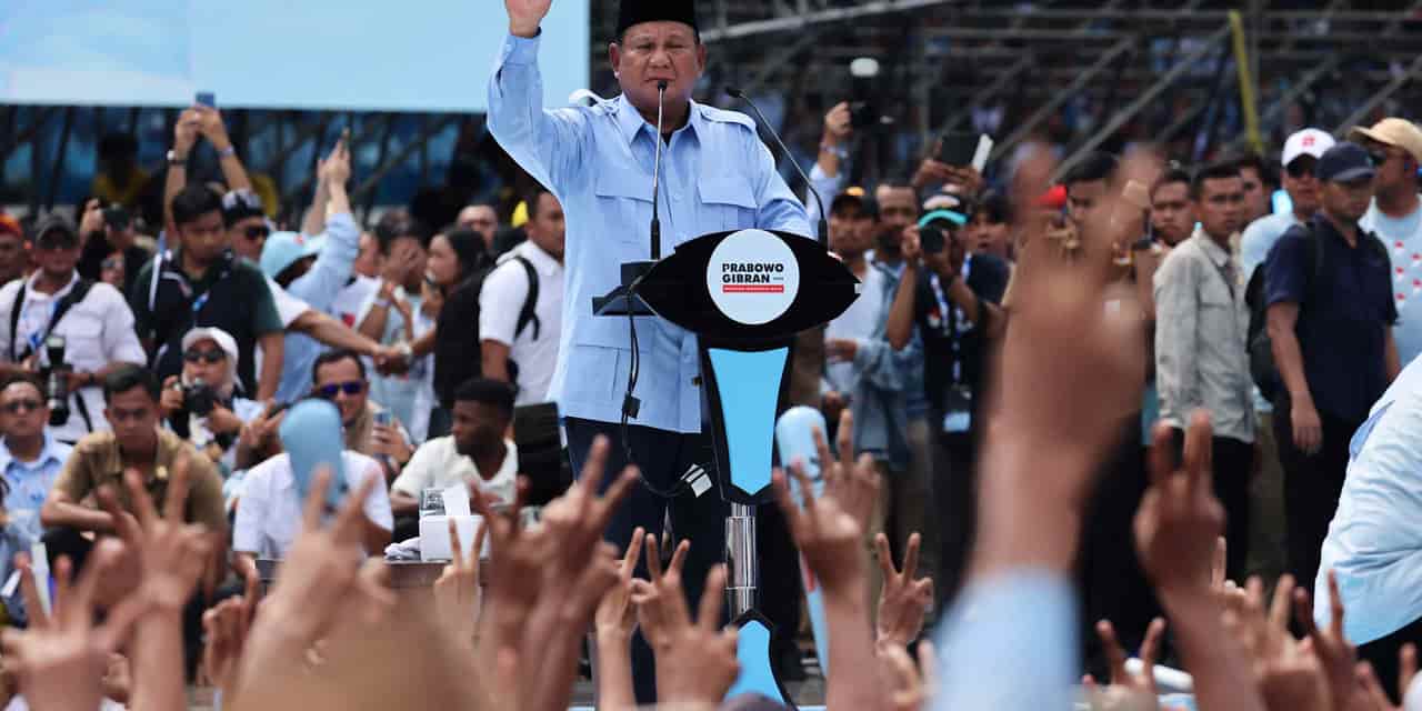 Prabowo's approval ratings plummet, rival gains ground