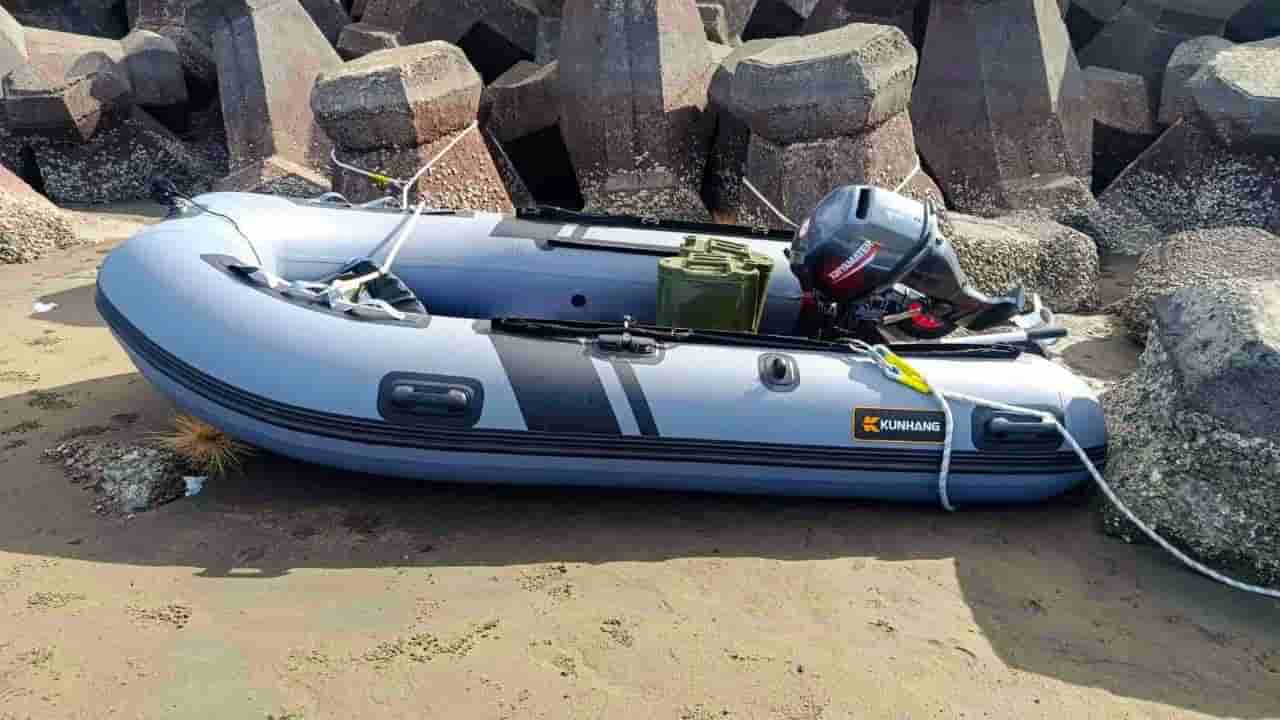 Taiwan arrests men after boat slips past defences