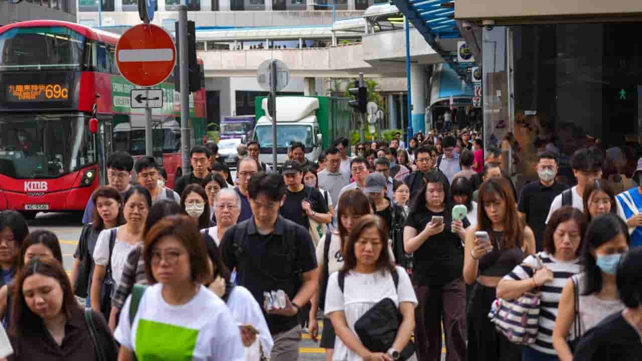 Hong Kong wages rise 3.4% in June, government forecasts further gains