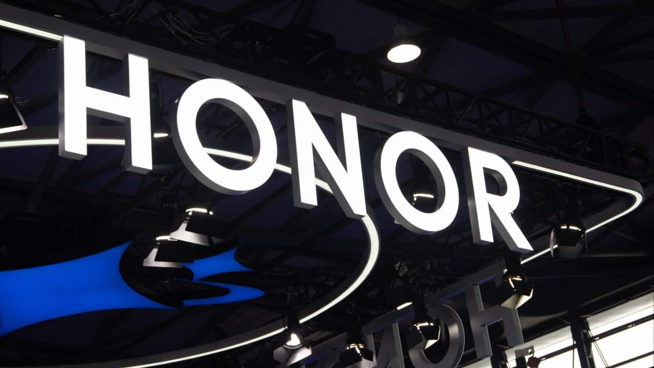 Alibaba and Honor Partner to Develop AI Agentic Devices