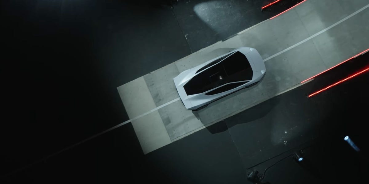 Elon Musk unveils flying Tesla Roadster with SpaceX thrusters