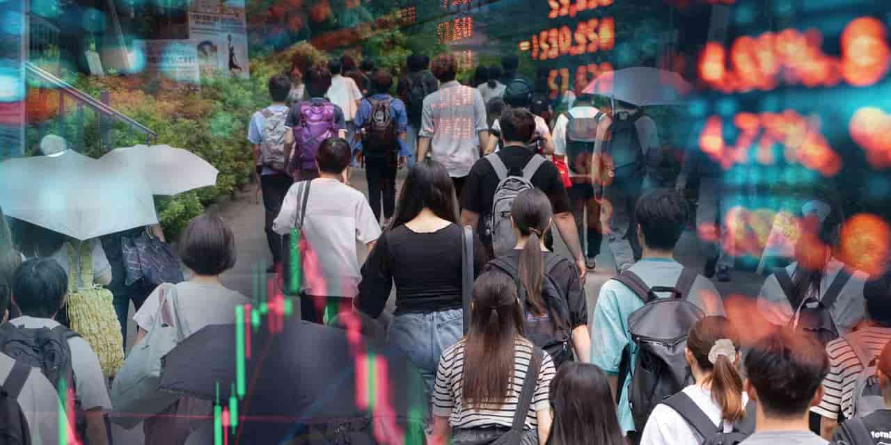Young Japanese Prioritize Future Investments Over Present Spending