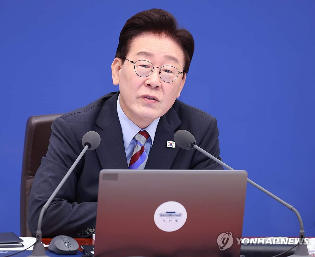 South Korean President Lee calls for probe into financial data leaks