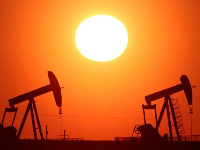 Oil Prices Fall as Qatar Pushes New Hormuz Talks