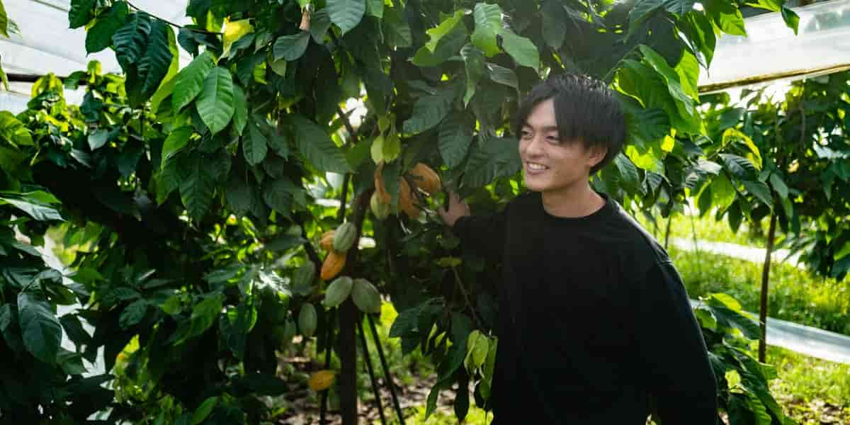 Japan's aging business owners sell legacies to young entrepreneurs