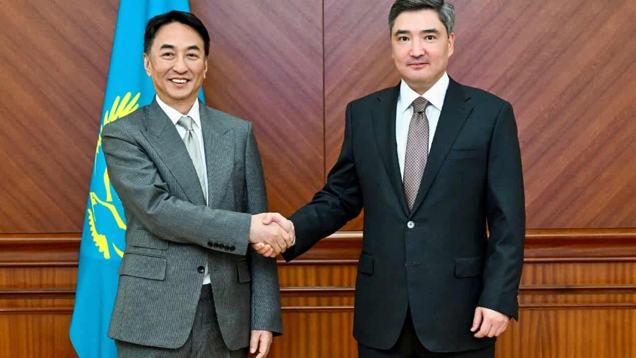 Peter Lee family office signs Kazakhstan green energy deal