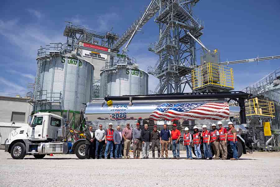 Iowa State University leases high-tech trailer for feed delivery
