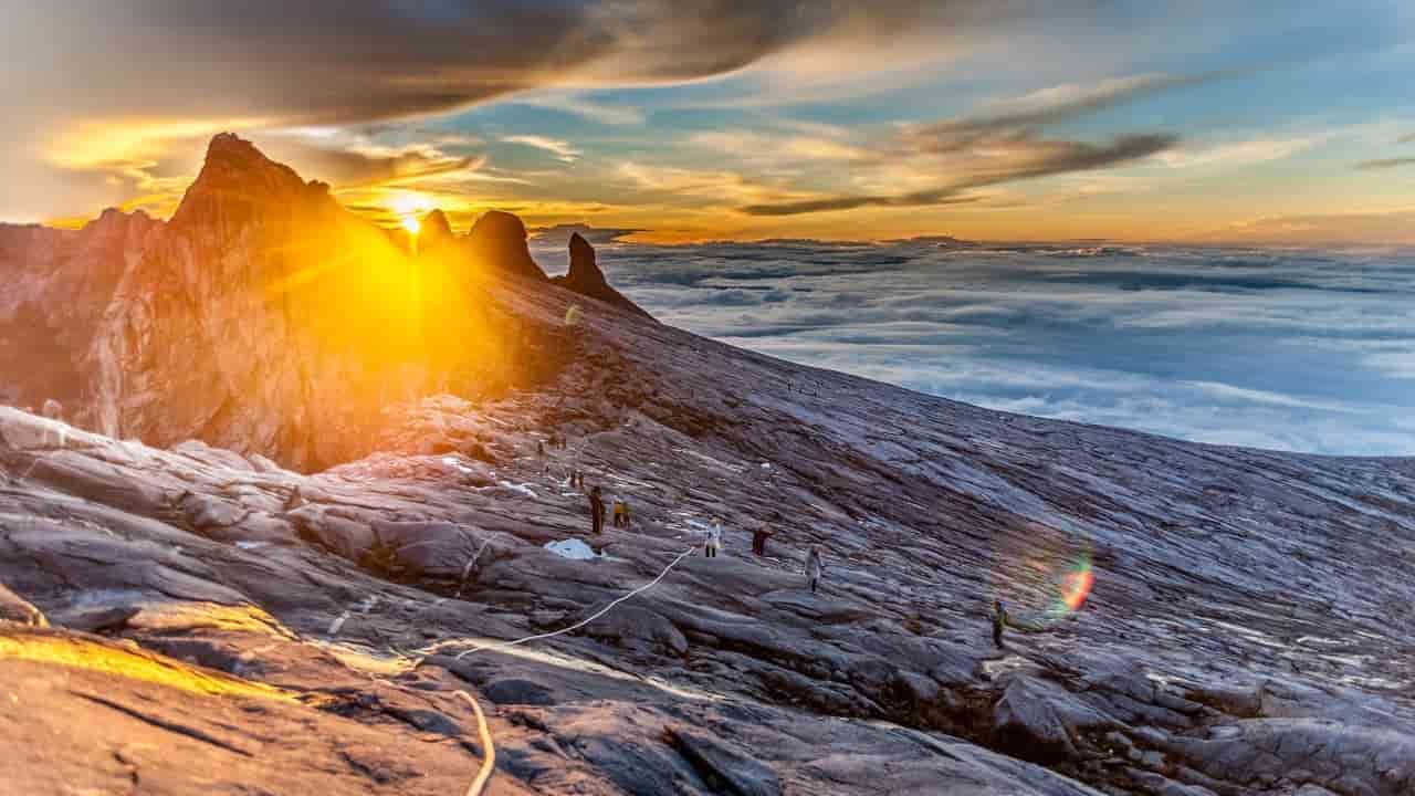 Malaysia clamps down on social media-fuelled hiking risks